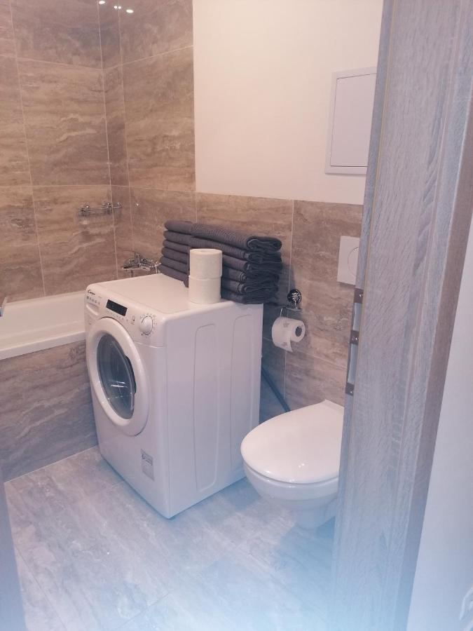 Brand New Two Room Apartment #64 In Elite Rezidence With Free Secure Parking Prag Exteriör bild
